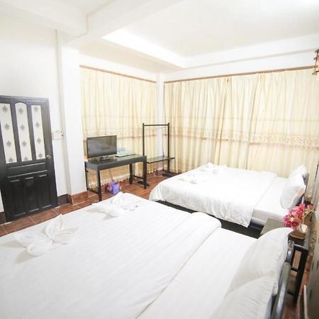 Vang Vieng Lily Backpackers Hostel Bagian luar foto