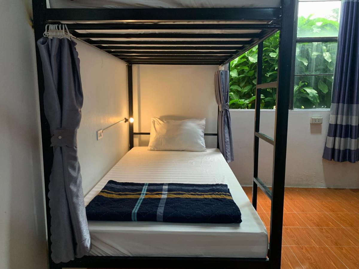 Vang Vieng Lily Backpackers Hostel Bagian luar foto