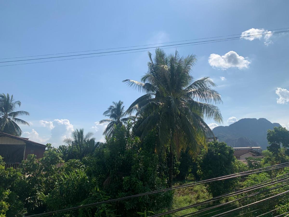Vang Vieng Lily Backpackers Hostel Bagian luar foto